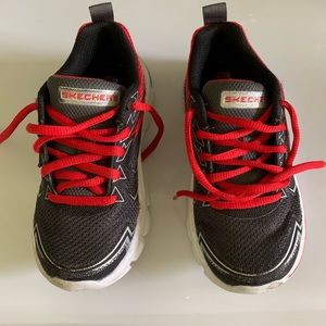 Like new Boy’s Sketchers size 11